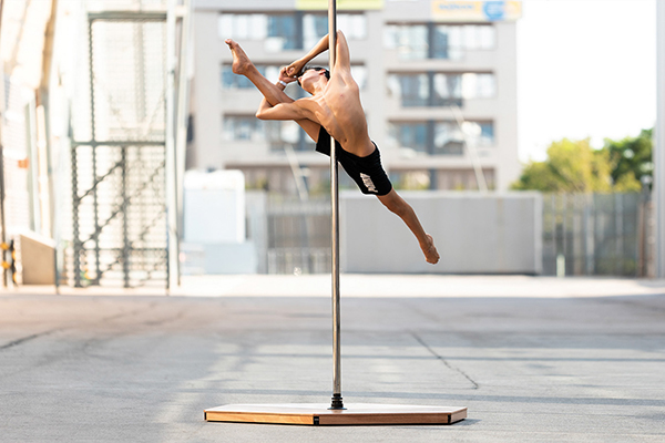 AGM THEPOLE