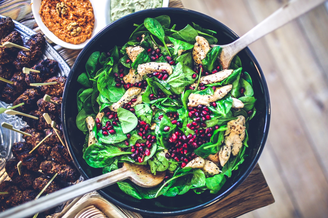 cibo insalata carne