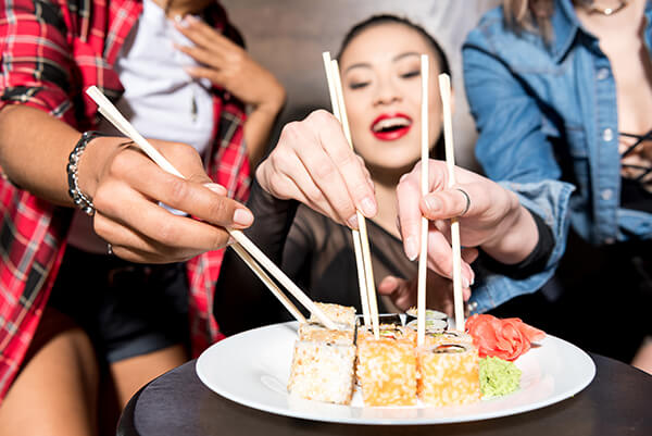 Gli ingredienti principali del sushi e la loro preparazione