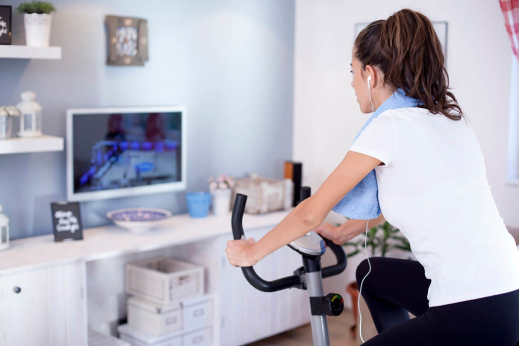 In questo articolo ti forniremo consigli utili per su come usare la cyclette per dimagrire, scoprirete quanta al giorno è consigliabile fare e quali esercizi possono aiutarti a dimagrire la pancia