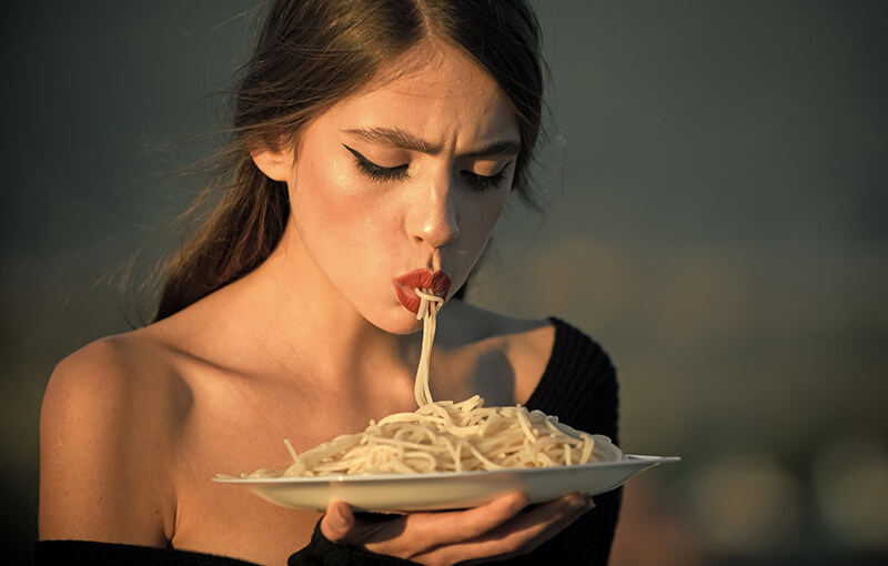 Quanti grammi di pasta mangiare a dieta: le quantità consigliate per uomini e donne