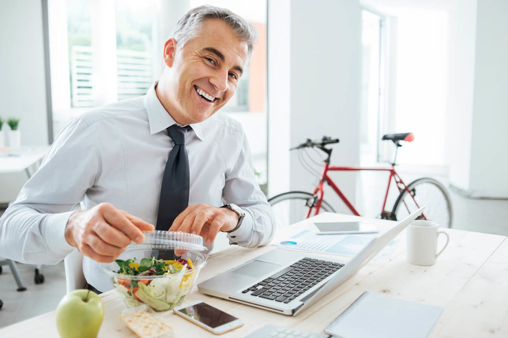 Ricette Semplici e Nutrienti da Preparare in Ufficio: Pasti Leggeri per un Mese a Pranzo