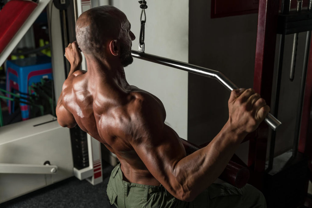 Lat Machine Avanti: Guida Completa all'Allenamento