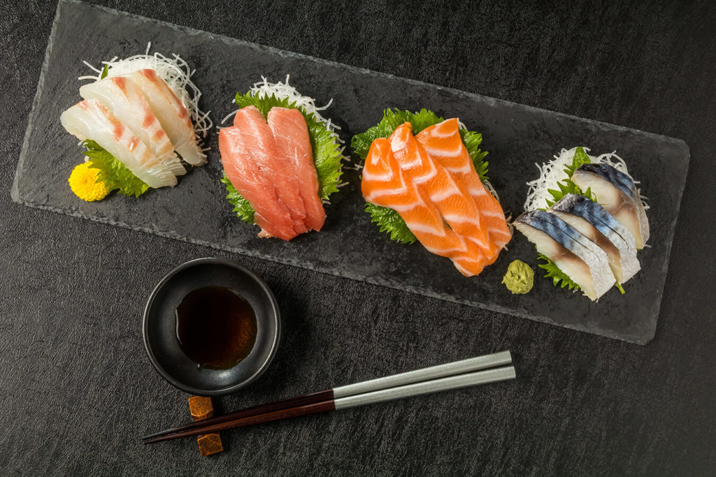 Sashimi: le differenze con il Sushi, il Gusto e il Modo di Mangiarlo