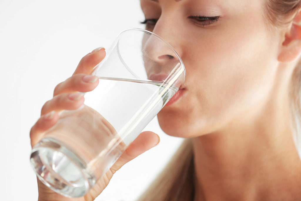 Quanta acqua bere quando fa molto caldo