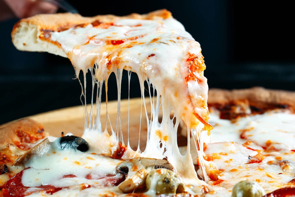 Calorie pizza: quante calorie ha una pizza intera