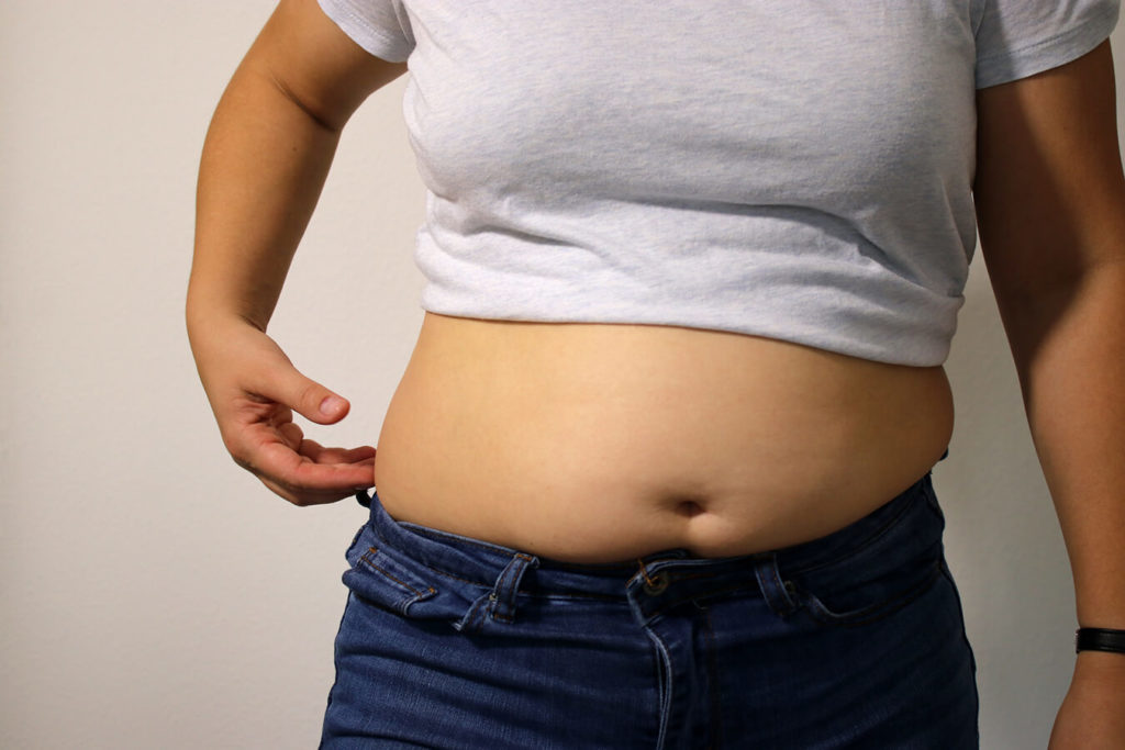 Quali sono gli alimenti che bruciano il grasso addominale
