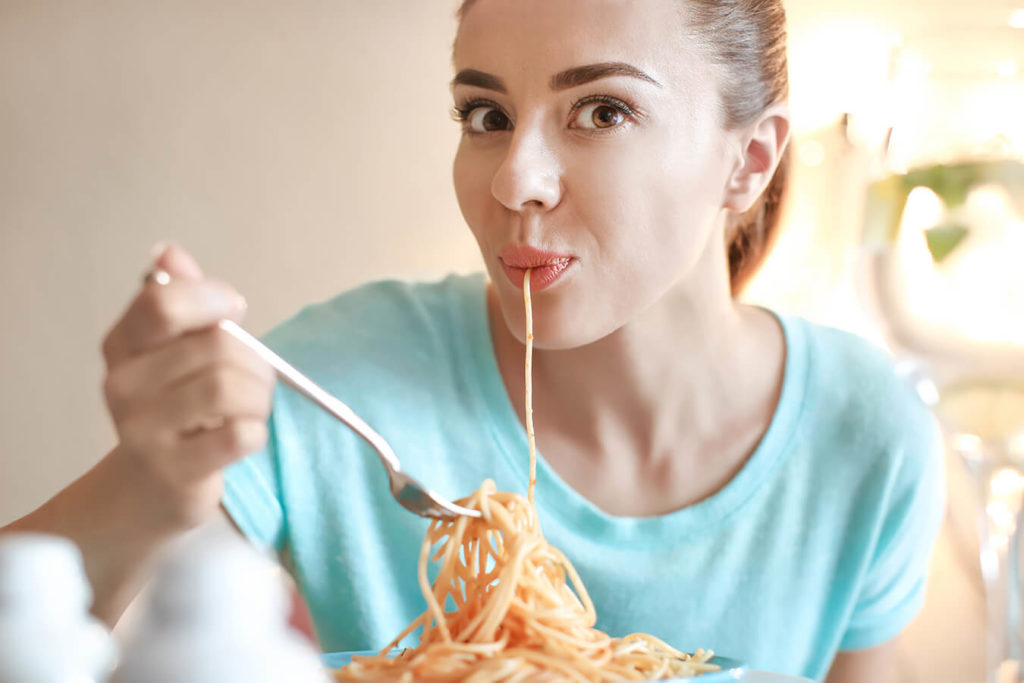 Mangiare: significato, sinonimi e importanza nella vita quotidiana
