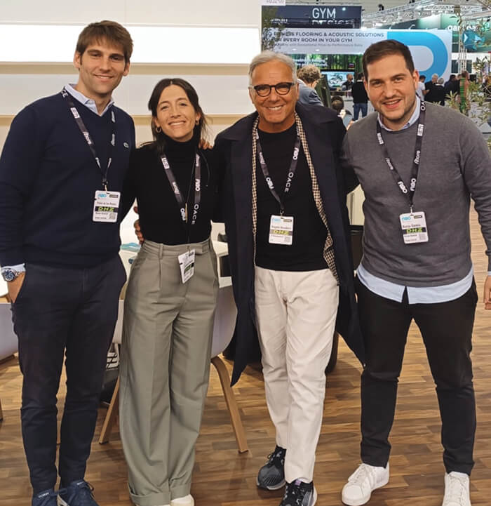 Angelo Desidera, insieme ai titolari della società Spagnola Black Rocket