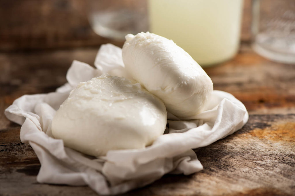 Che differenza c'è tra la mozzarella e la burrata