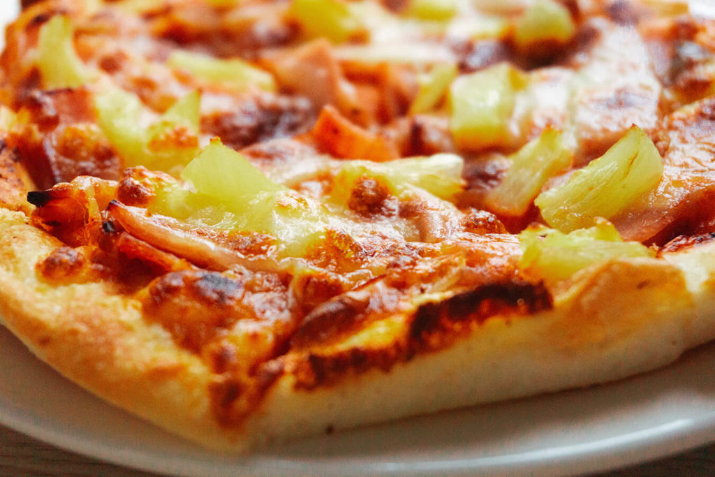 Dove mangiare pizza con ananas in Italia