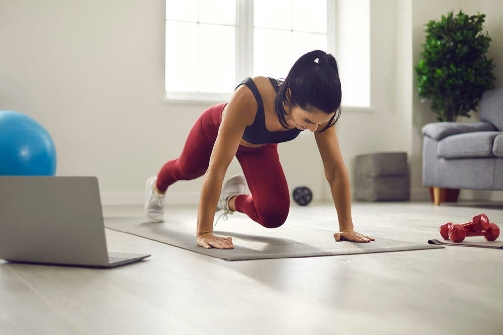 Esercizi indoor per mantenersi in forma in inverno