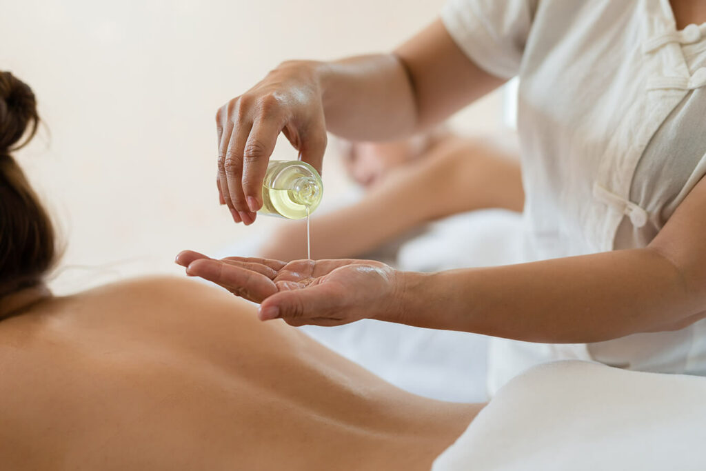 Olio per massaggio: come scegliere il prodotto giusto