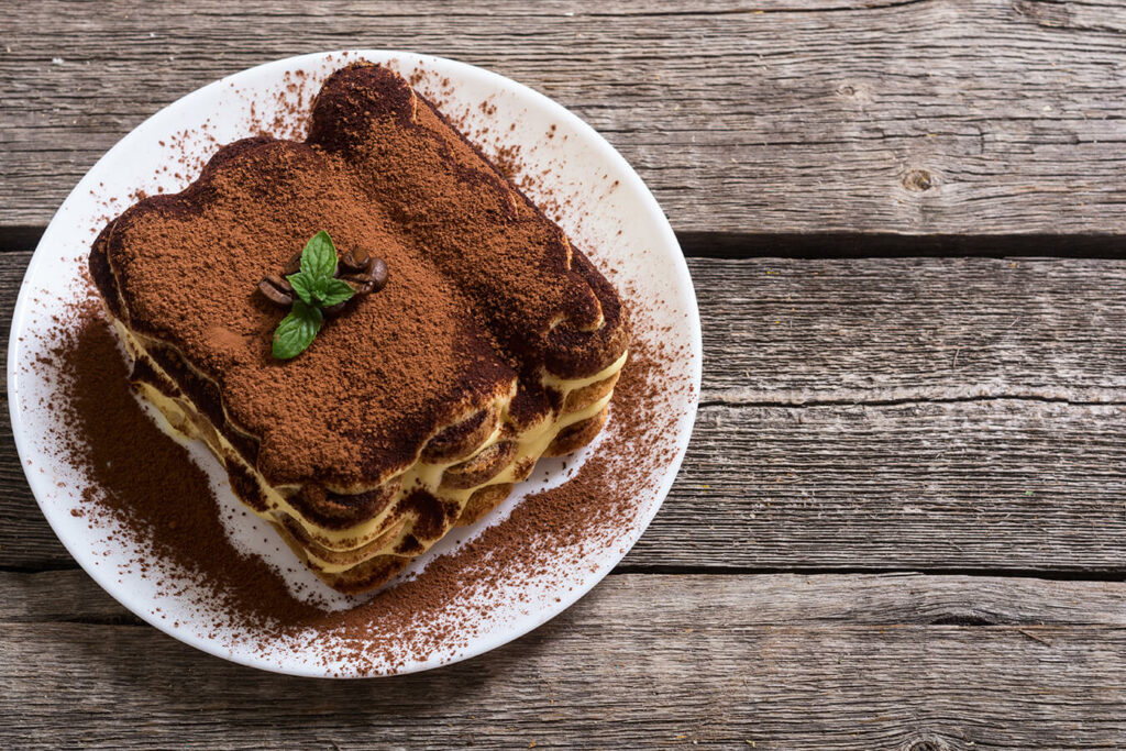 Tiramisù per quattro persone: ricetta completa con allergeni e dettagli